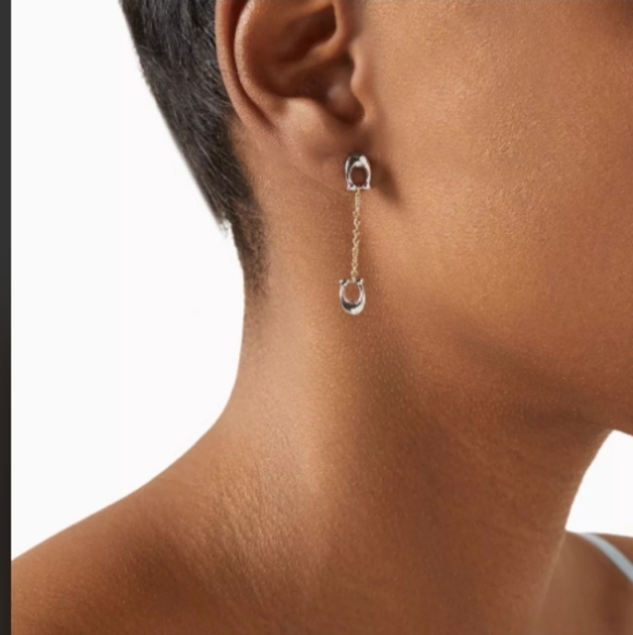 COACH- Signature Pave C Linear Earrings 💛🤍 - Picture 2 of 8